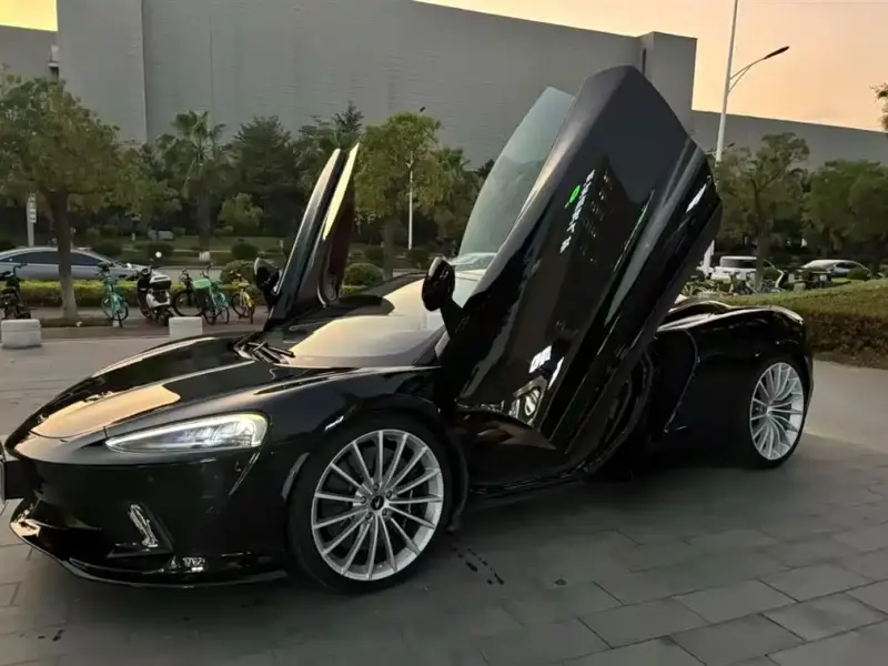 McLaren GT, 2023