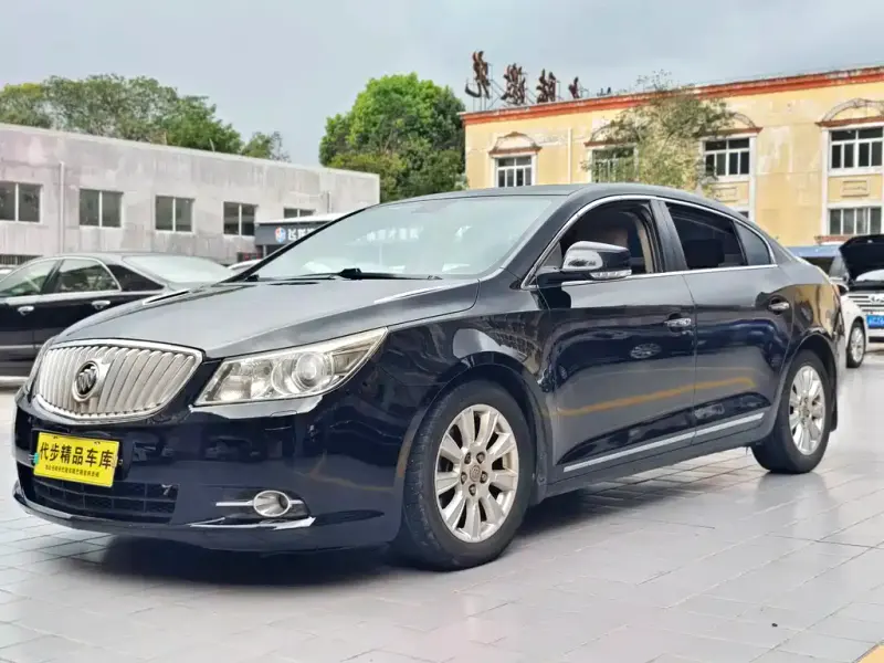 Buick LaCrosse, 2010