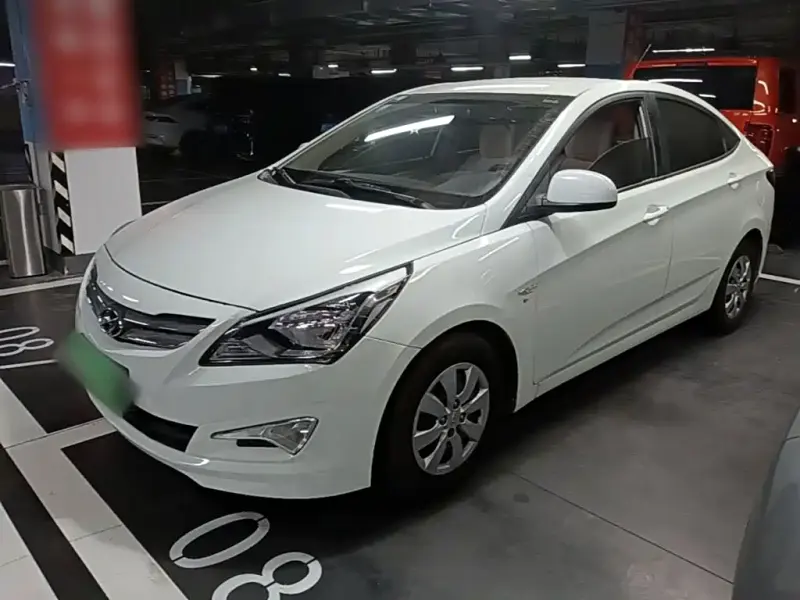 Hyundai Verna, 2015