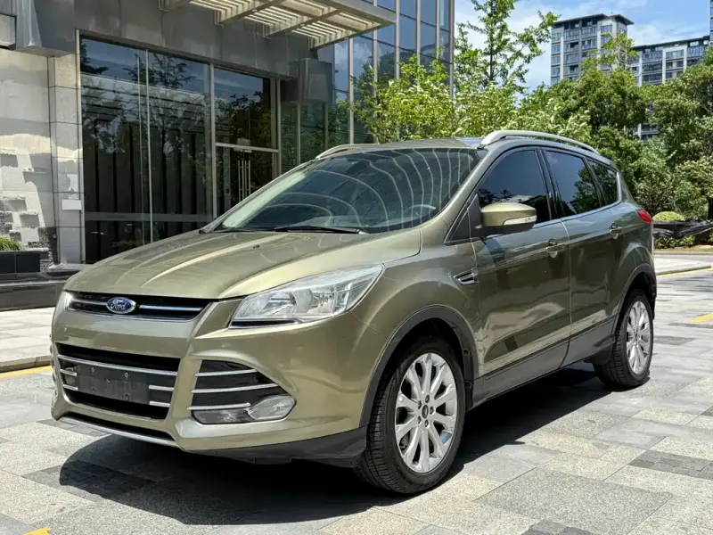 Ford Kuga, 2015
