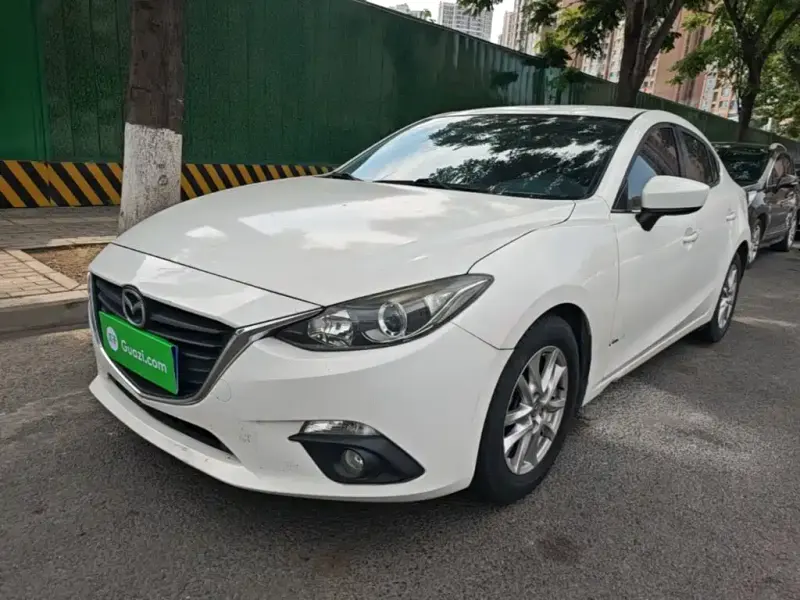 Mazda 3 Axela, 2015