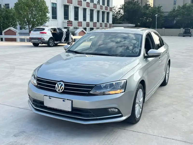 Volkswagen Sagitar, 2015
