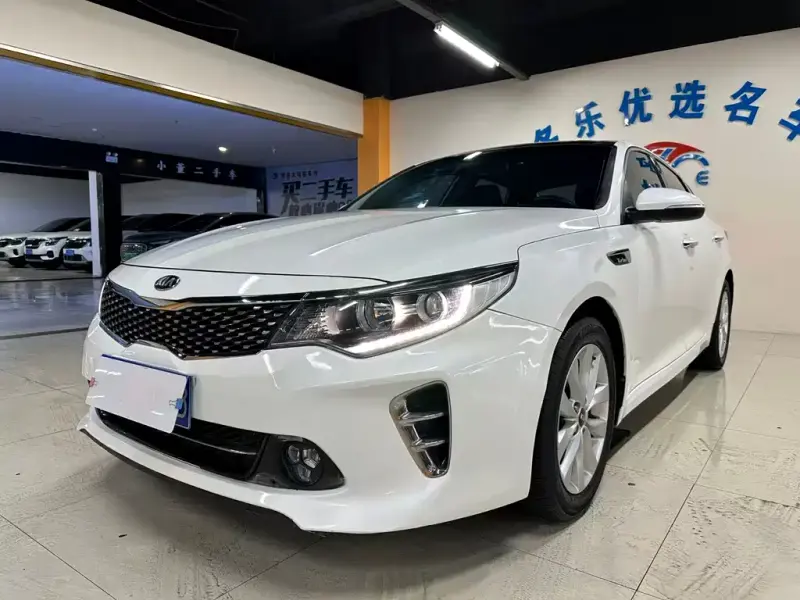 Kia K5, 2015