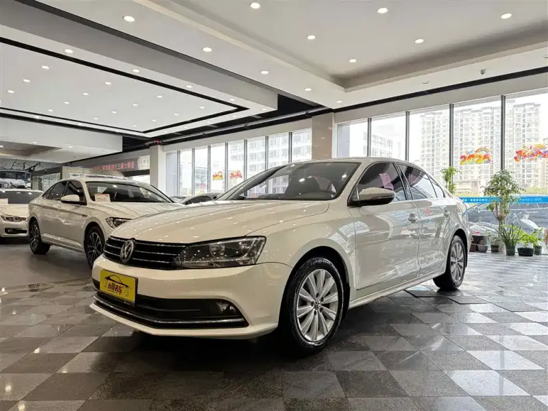 Volkswagen Sagitar, 2015