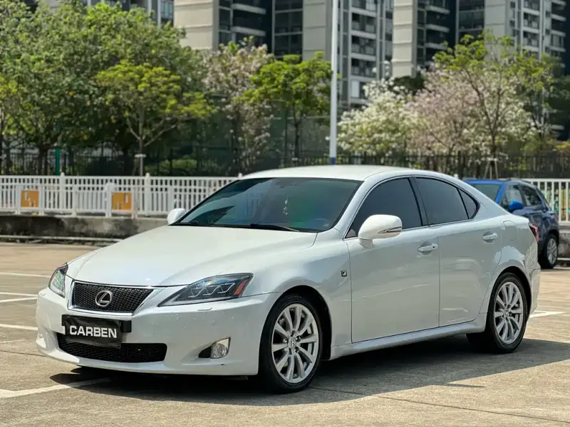 Lexus IS, 2010