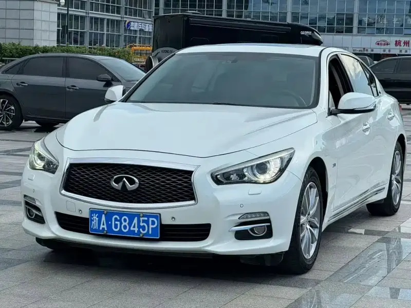 Infiniti Q50L, 2016