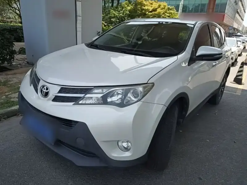 Toyota RAV4, 2015