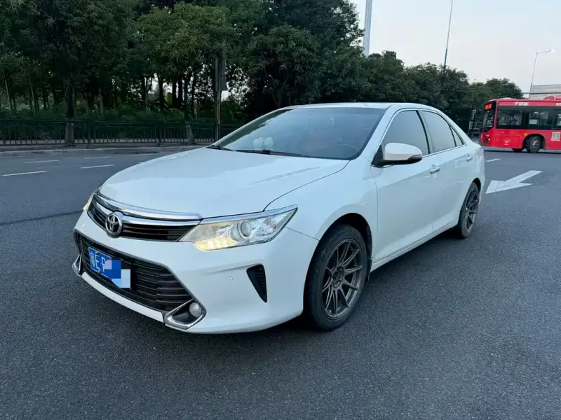 Toyota Camry, 2016