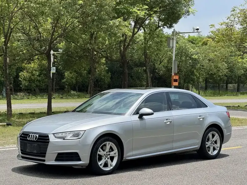 Audi A4L, 2016