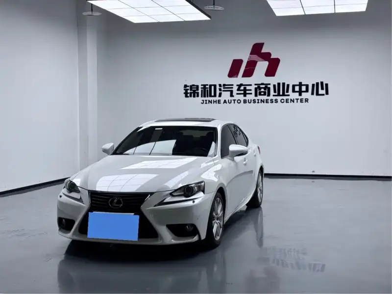 Lexus IS, 2014