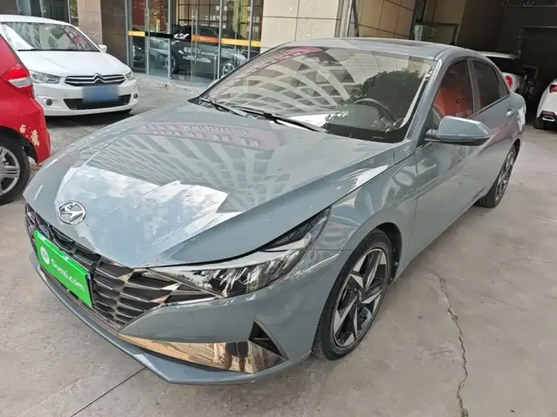 Hyundai Elantra, 2022