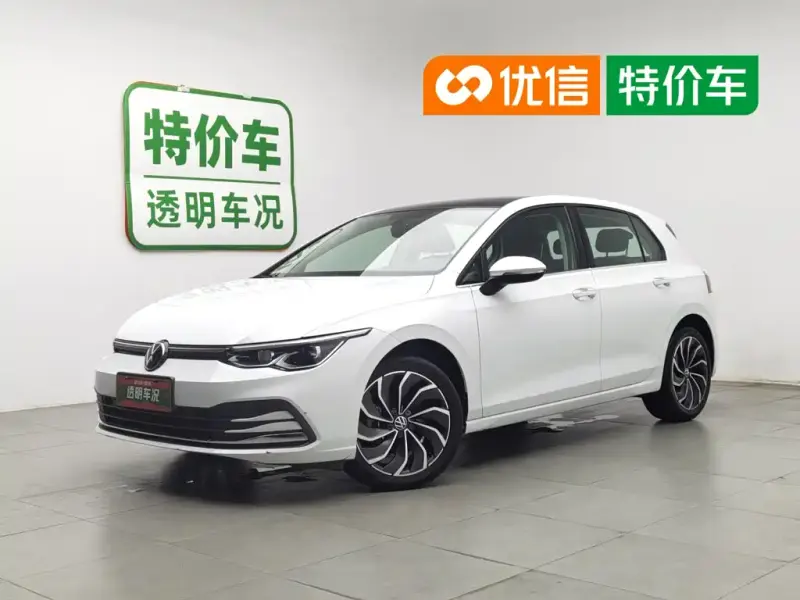 Volkswagen Golf, 2022