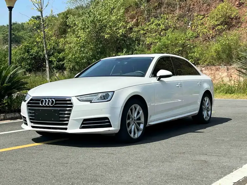 Audi A4L, 2018