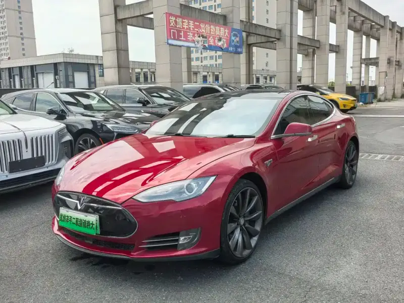 Tesla Model S, 2014