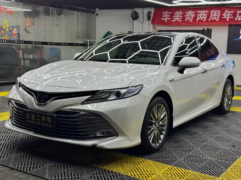Toyota Camry, 2019