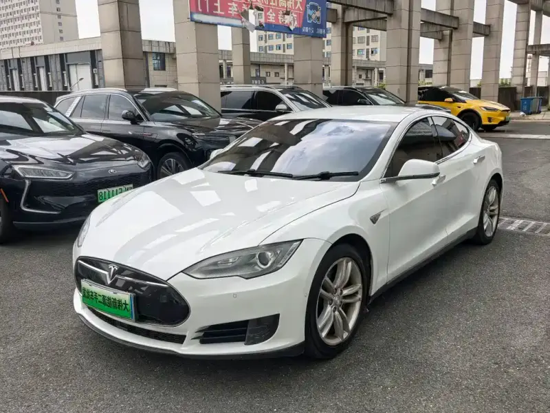 Tesla Model S, 2015