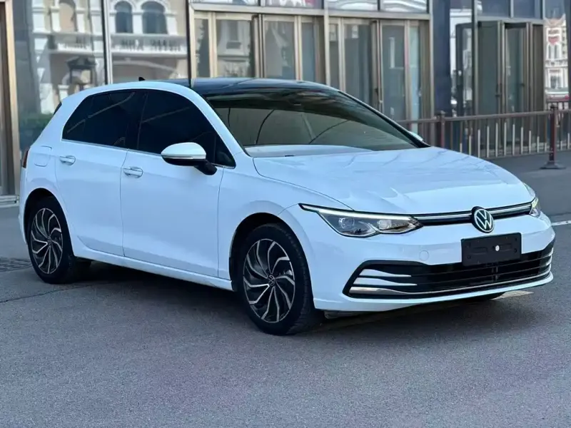 Volkswagen Golf, 2023