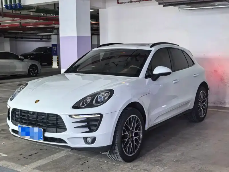 Porsche Macan, 2015