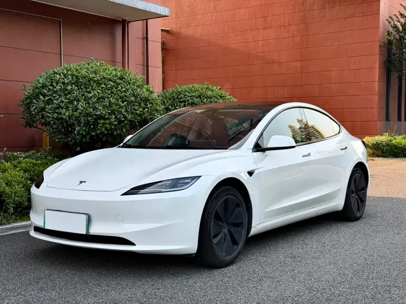 Tesla Model 3, 2024