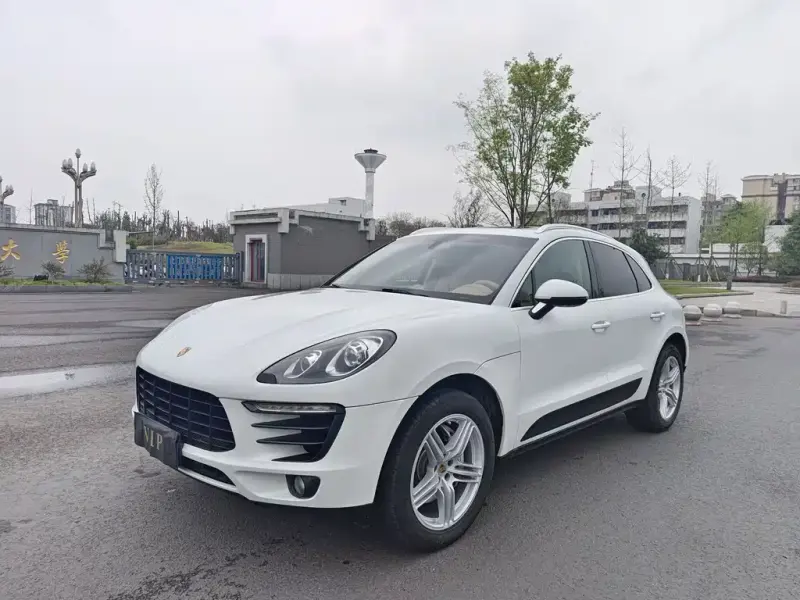 Porsche Macan, 2015