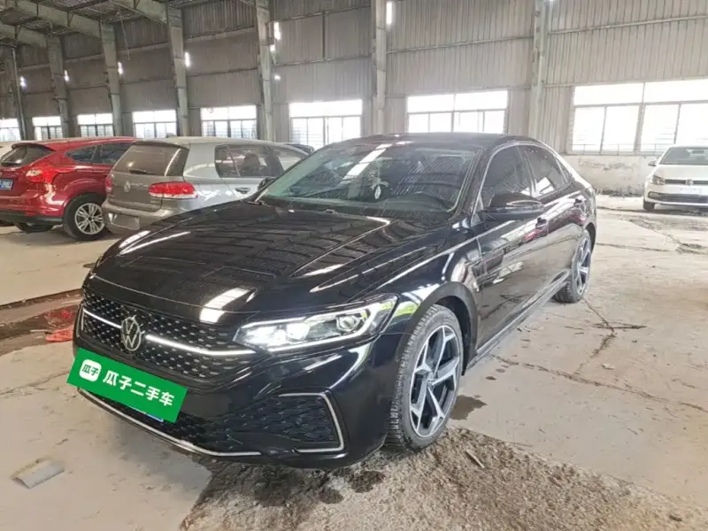 Volkswagen Passat, 2023