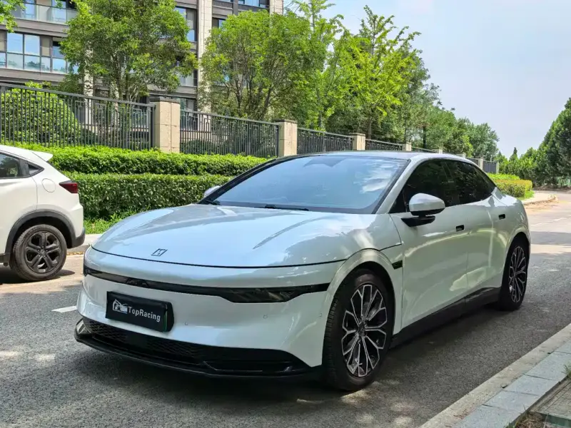 Zeekr 007, 2024