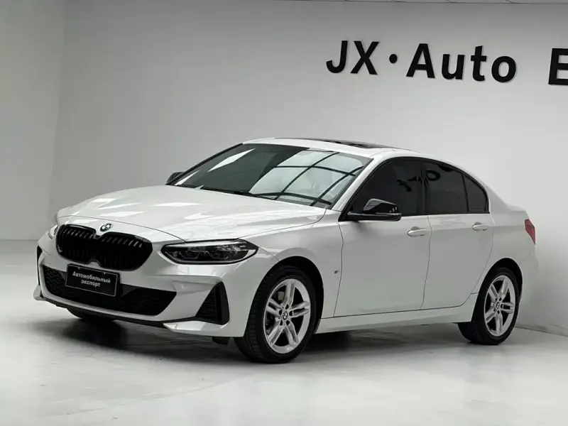 BMW 1 Series, 2022