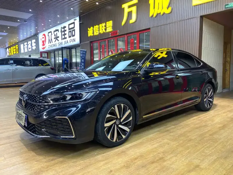Volkswagen Passat, 2023
