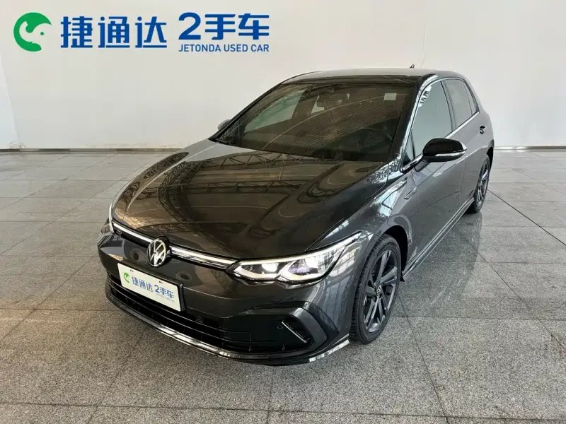 Volkswagen Golf, 2024