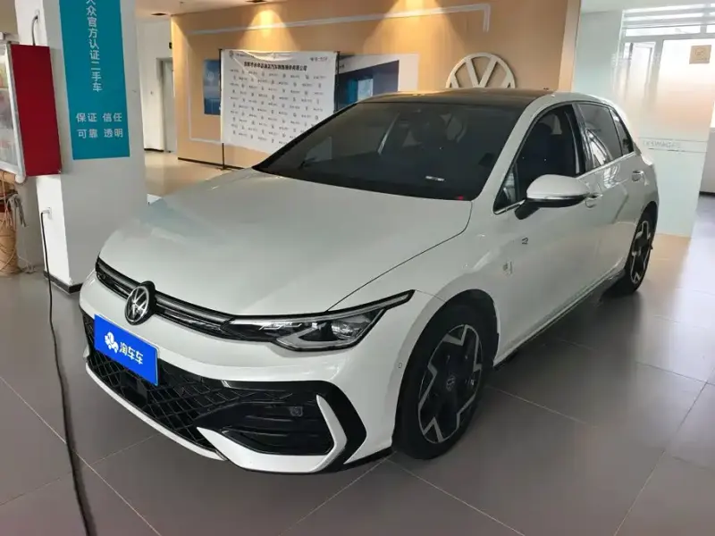 Volkswagen Golf, 2024