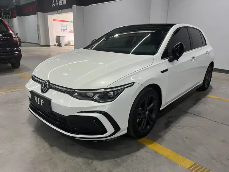 Volkswagen Golf, 2022