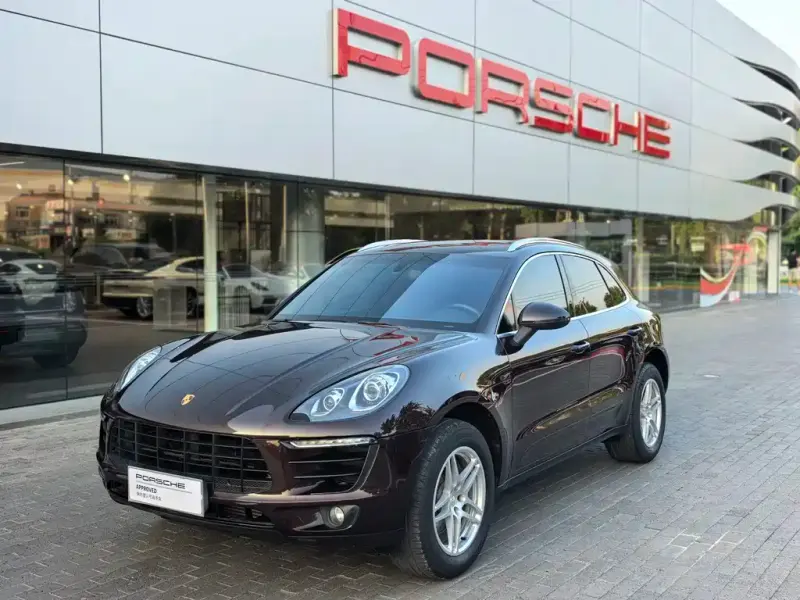 Porsche Macan, 2015