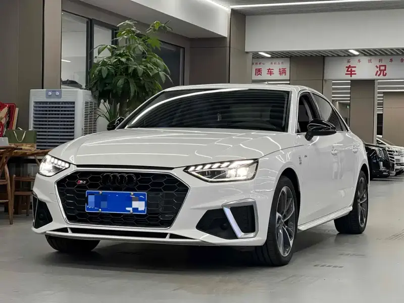 Audi A4L, 2021