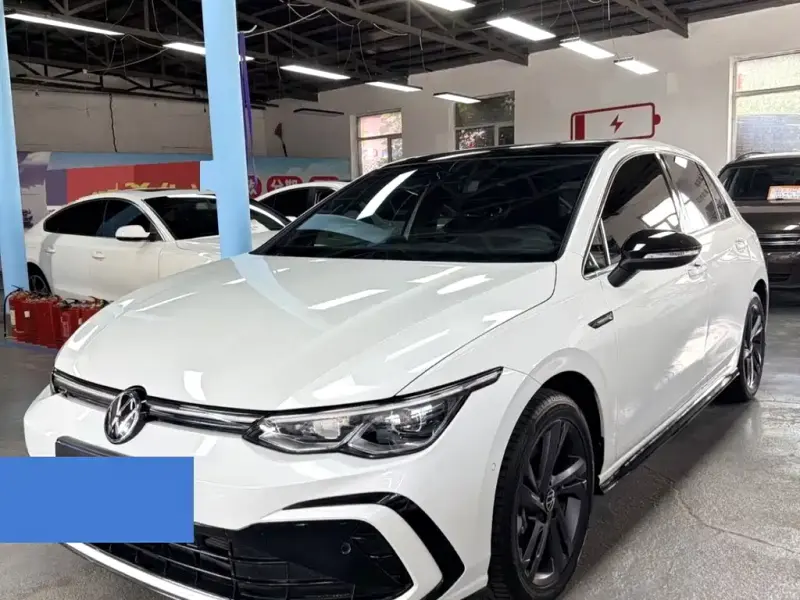 Volkswagen Golf, 2024