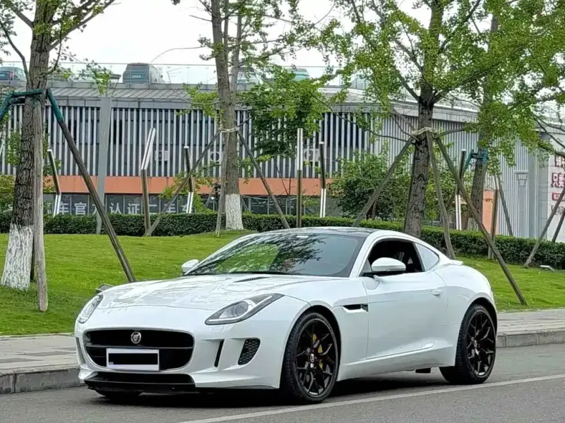 Jaguar F-TYPE, 2014