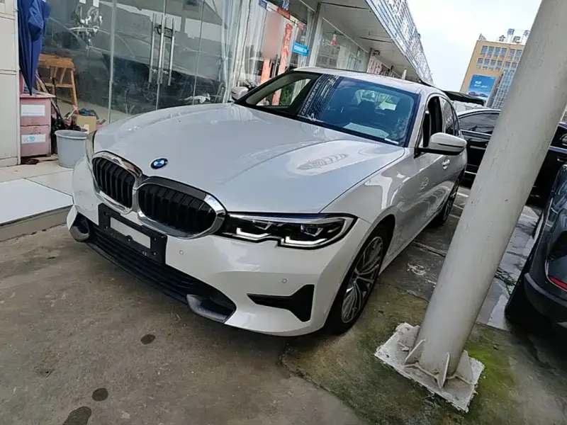 BMW 3 Series, 2022