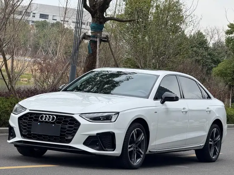 Audi A4L, 2022