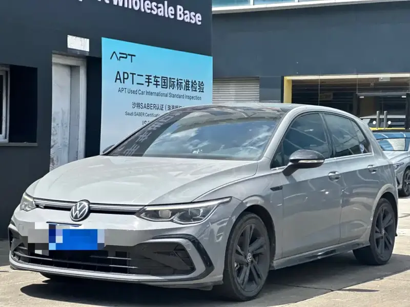 Volkswagen Golf, 2023