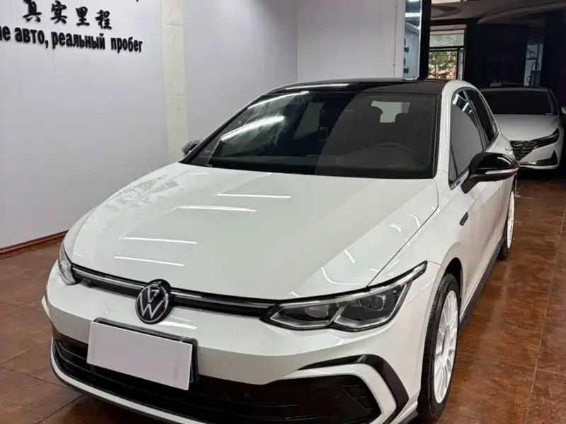 Volkswagen Golf, 2023