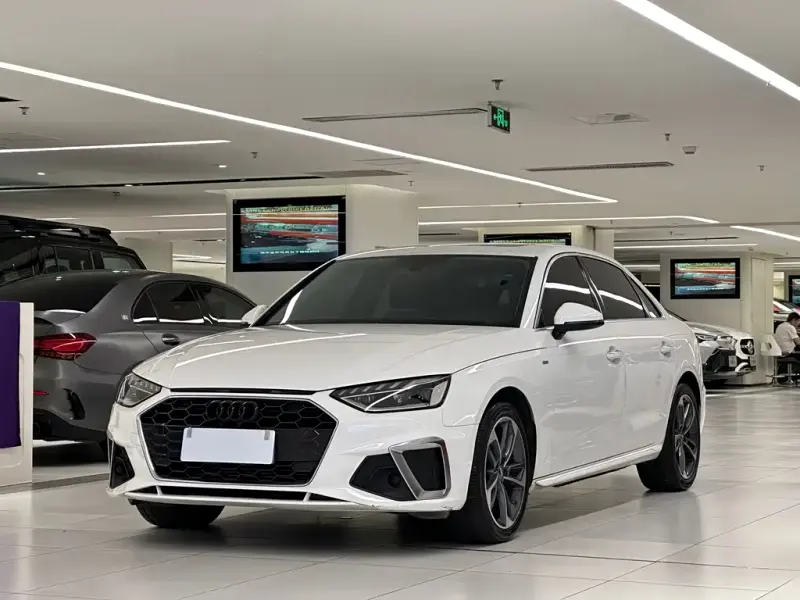 Audi A4L, 2021