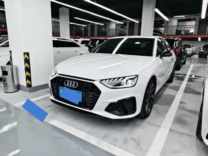Audi A4L, 2023