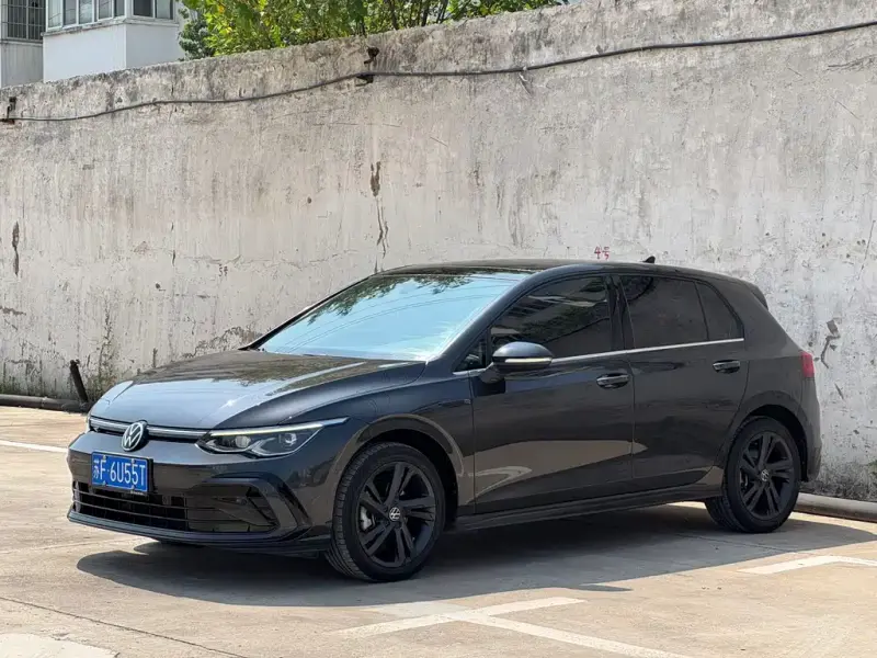 Volkswagen Golf, 2022