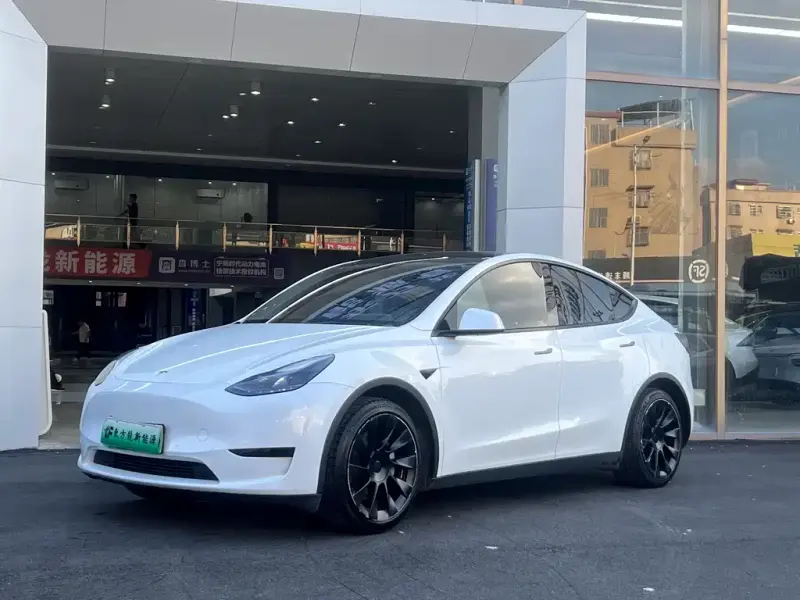 Tesla Model Y, 2023