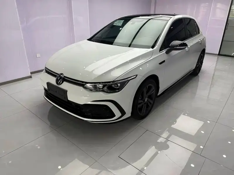 Volkswagen Golf, 2022