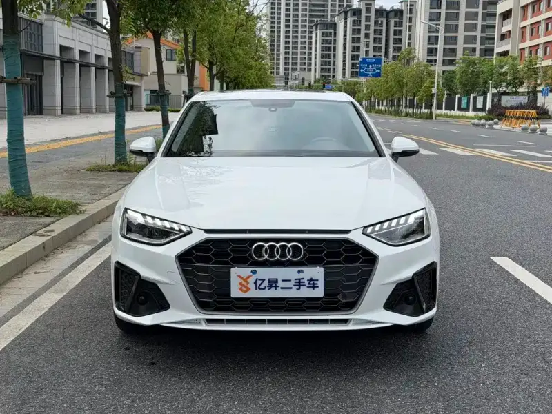 Audi A4L, 2022