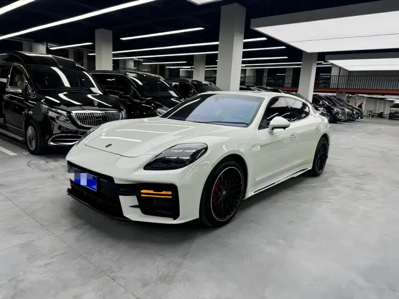 Porsche Panamera, 2015