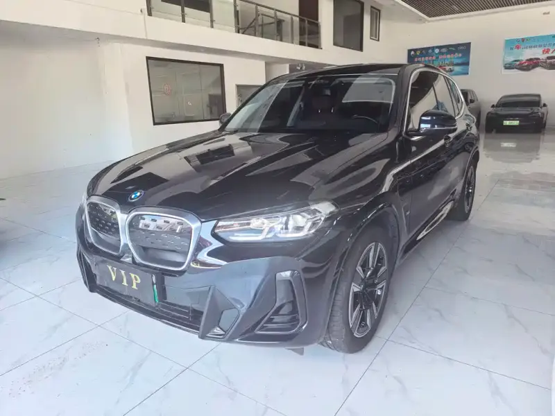 BMW iX3, 2023