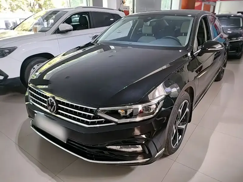 Volkswagen Magotan, 2025