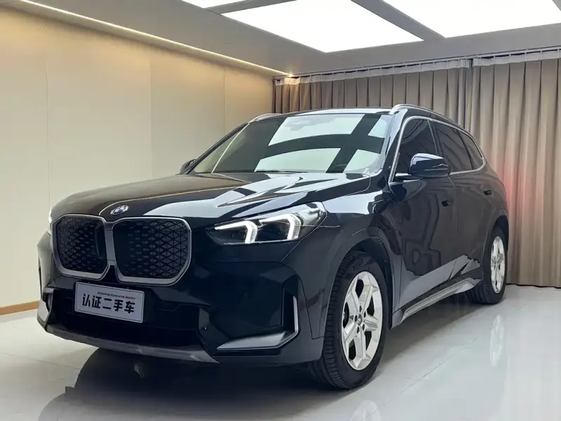BMW iX1, 2025