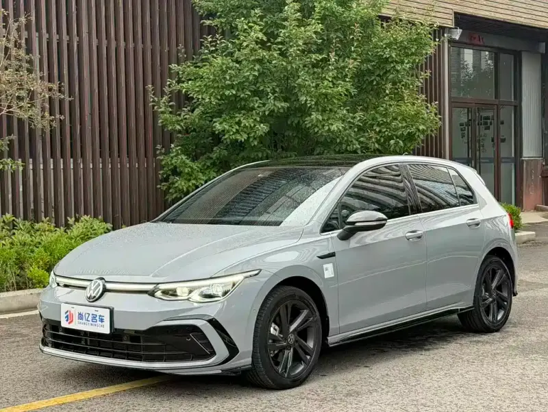 Volkswagen Golf, 2023